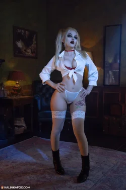Jeanette cosplay from Vampire: The Masquerade - Bloodlines by Kalinka Fox